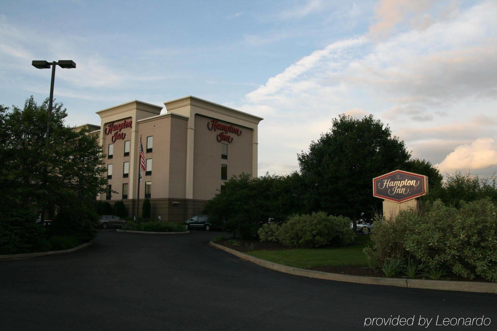 Hampton Inn Oneonta Exteriör bild